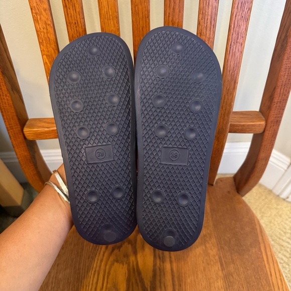 NWOT Cuffy’s Slides Blue Men’s Size 39 6.5 Women’s Size 8.5 Navy Blue Soles - Picture 2 of 3